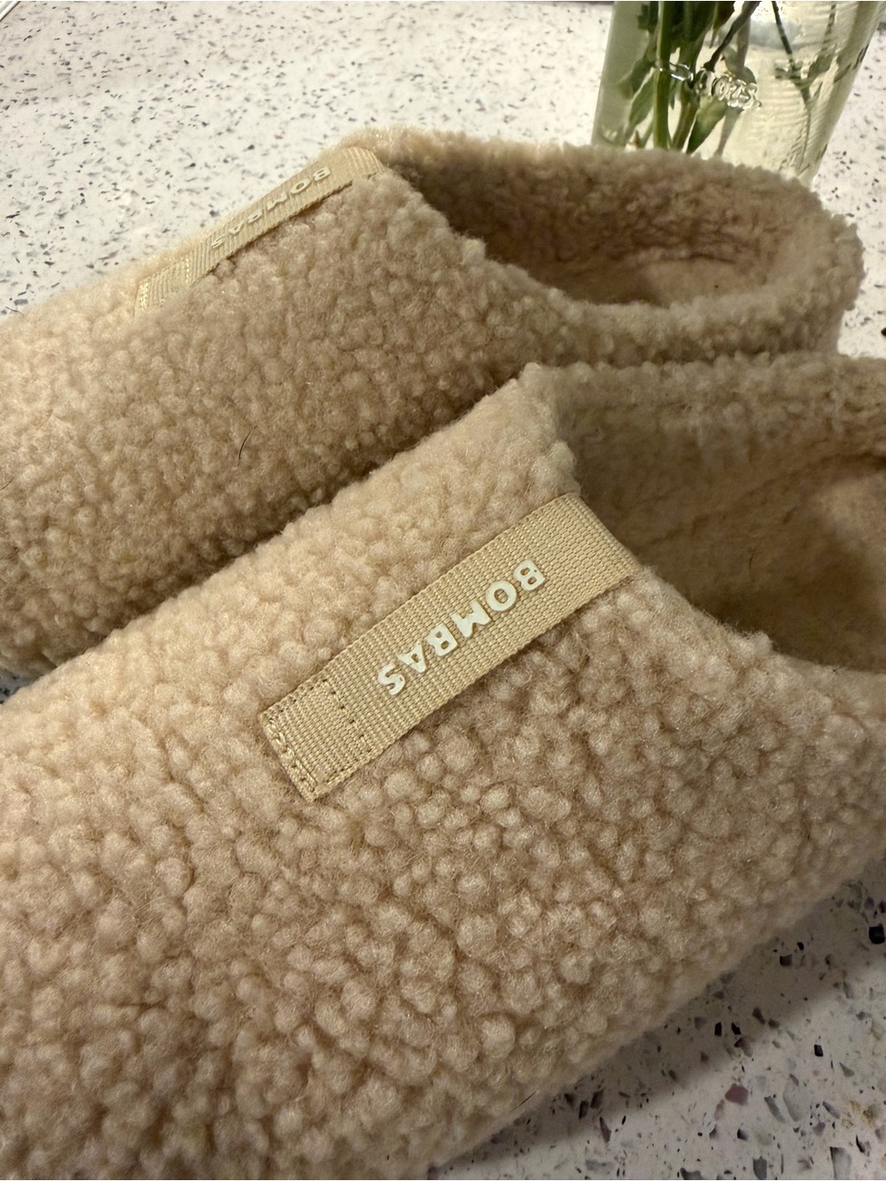 Bombas Beige Sherpa Slippers / Size 6 /Like New / Mothers Day Gift
